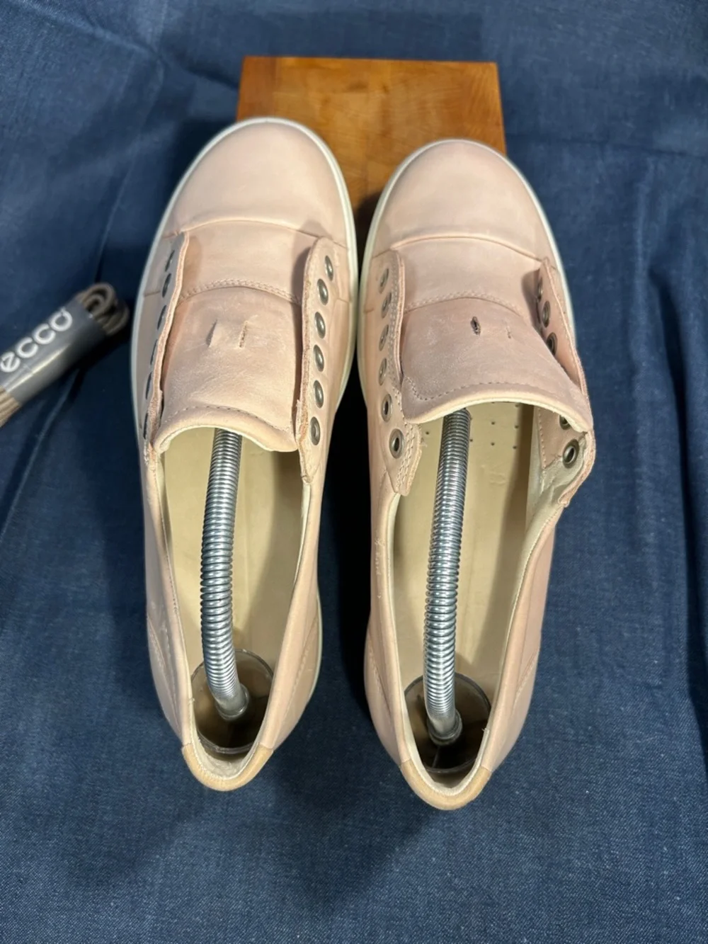 Ecco buttery leather soft lace up sneakers 5